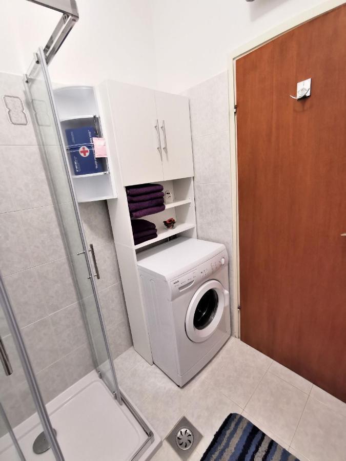 Apartment Delost Lovran Bagian luar foto