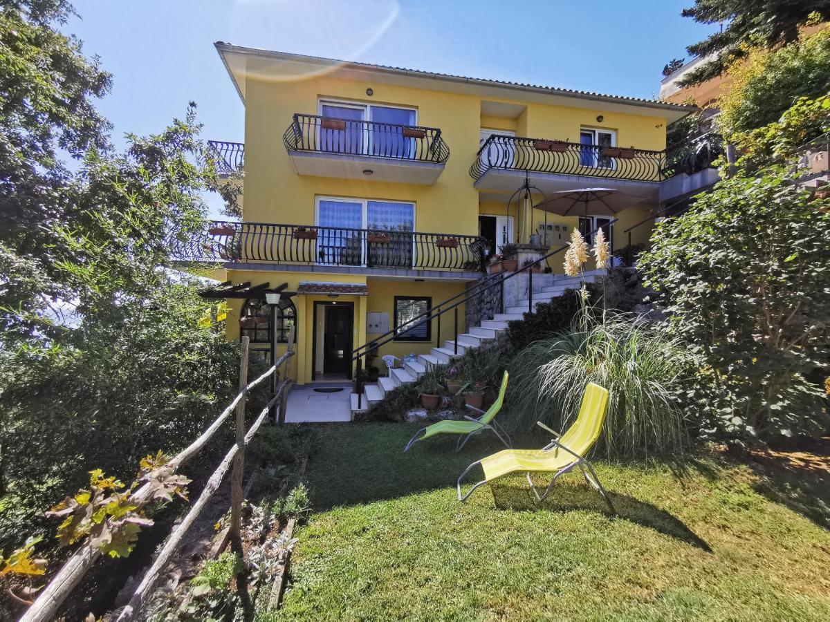 Apartment Delost Lovran Bagian luar foto