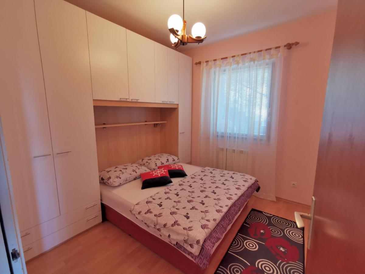 Apartment Delost Lovran Bagian luar foto